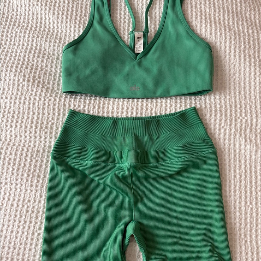 ALO Yoga Vibrant Green Activewear Set